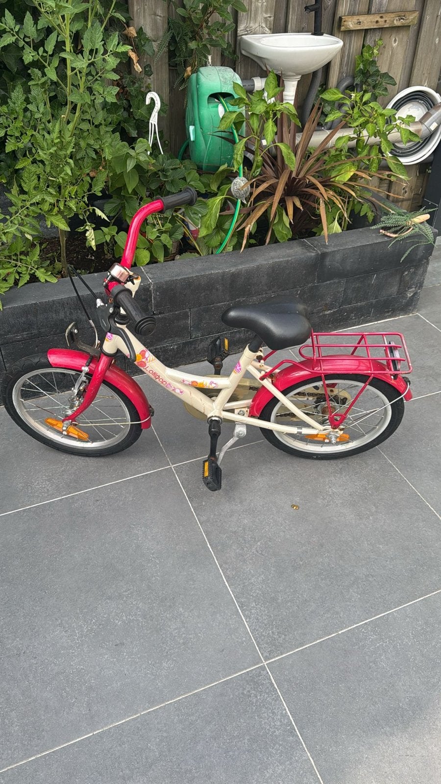Kinderfiets roze/crème 16 inch - Zo goed als nieuw, Fietsen en Brommers, Ophalen of Verzenden, Zo goed als nieuw, Terugtraprem