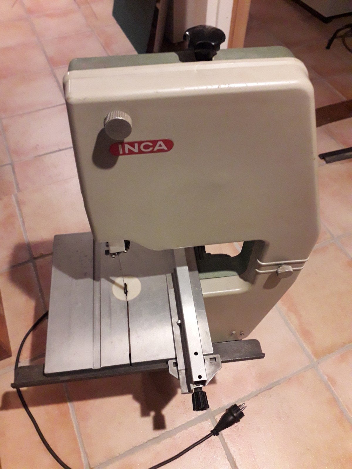 INCA 260 lintzaag met Bauknecht motor, Ophalen, 70 mm of meer, 600 tot 1200 watt, Lintzaag