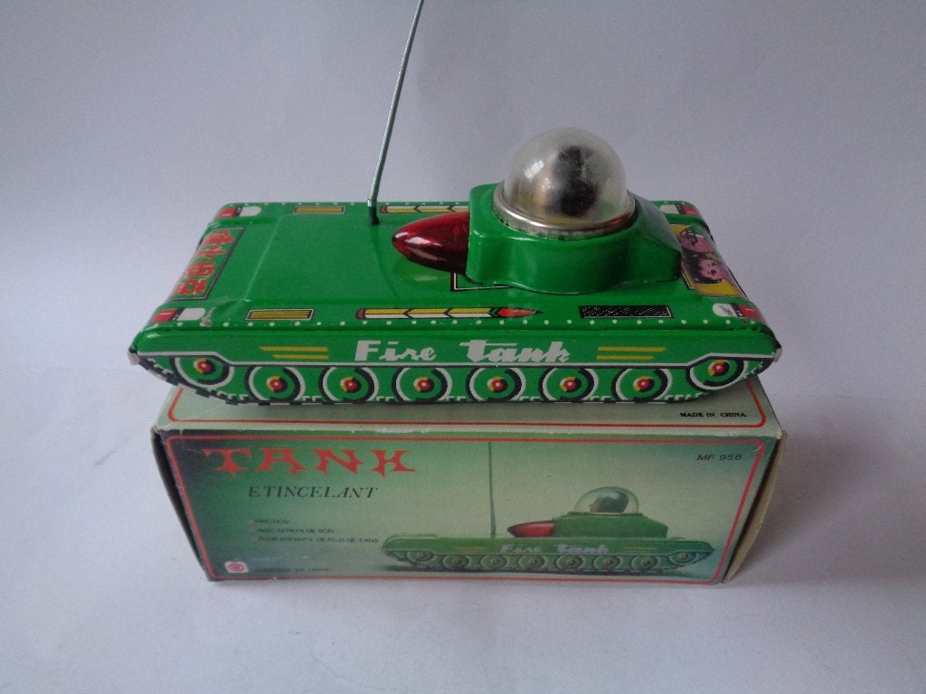 Oude blikken MF 956 Sparkling Tank met Doos, China, jr''70s, Ophalen of Verzenden, Zo goed als nieuw