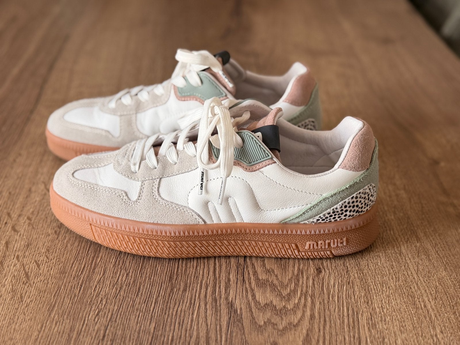 Maruti dames sneakers maat 40 zgan groen wit roze, Wit, Ophalen of Verzenden, Sneakers of Gympen, Zo goed als nieuw