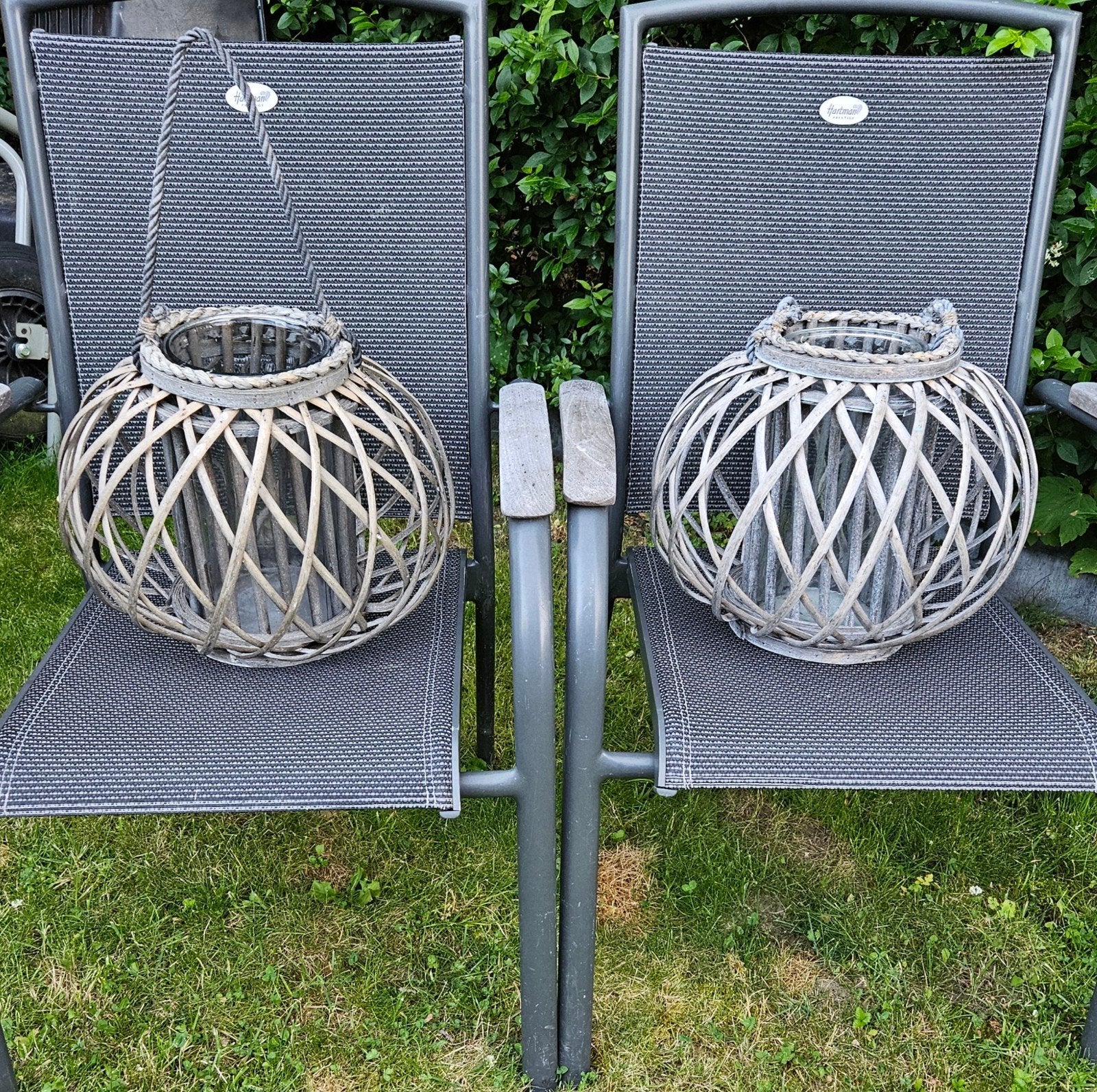 2 grote rieten windlichten met glas, Ophalen