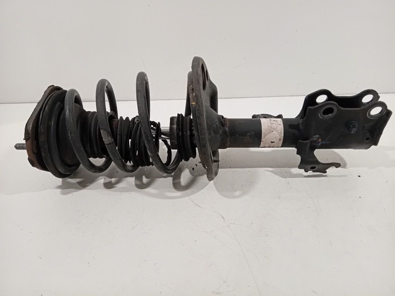 Veerpoot links voor Toyota Avensis, Auto-onderdelen, Onderdelen@venauto.nl, Van der Ven Autorecycling B.V., Gebruikt, Ettenseweg 76, 4706 PB Roosendaal, The Netherlands