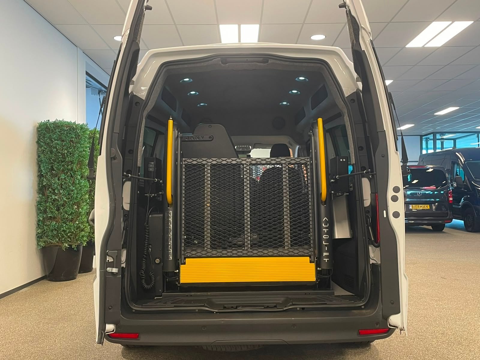 Mercedes-Benz Vito L2H2 Rolstoelbus Automaat Zelfrijder Rols, Automaat, 12 maanden, Gebruikt, Wit