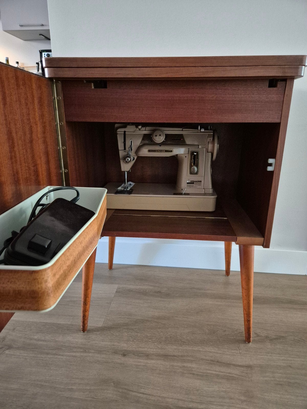 Vintage Naaimachine Kast/Tafel - Uitklapbaar, Ophalen