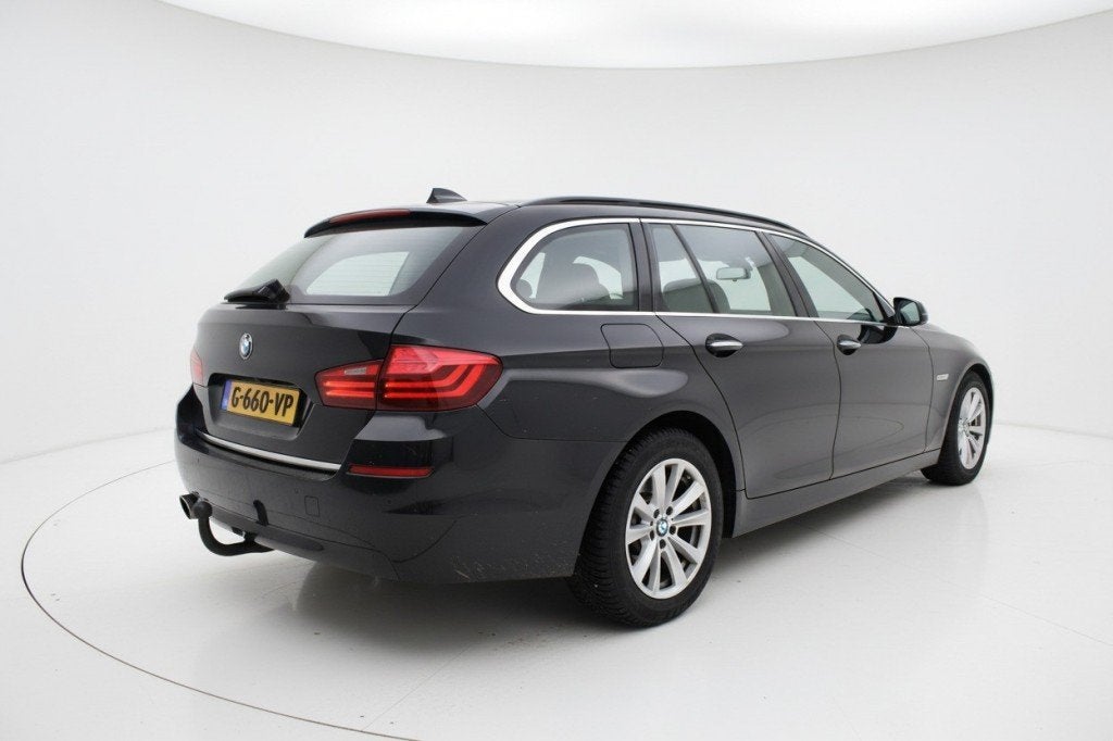 Bmw 5-SERIE 530D M SPORT ED. Xenon, Navi, Leder, HUD, Auto's, BMW, Automaat, Bluetooth, Achterwielaandrijving, Gebruikt