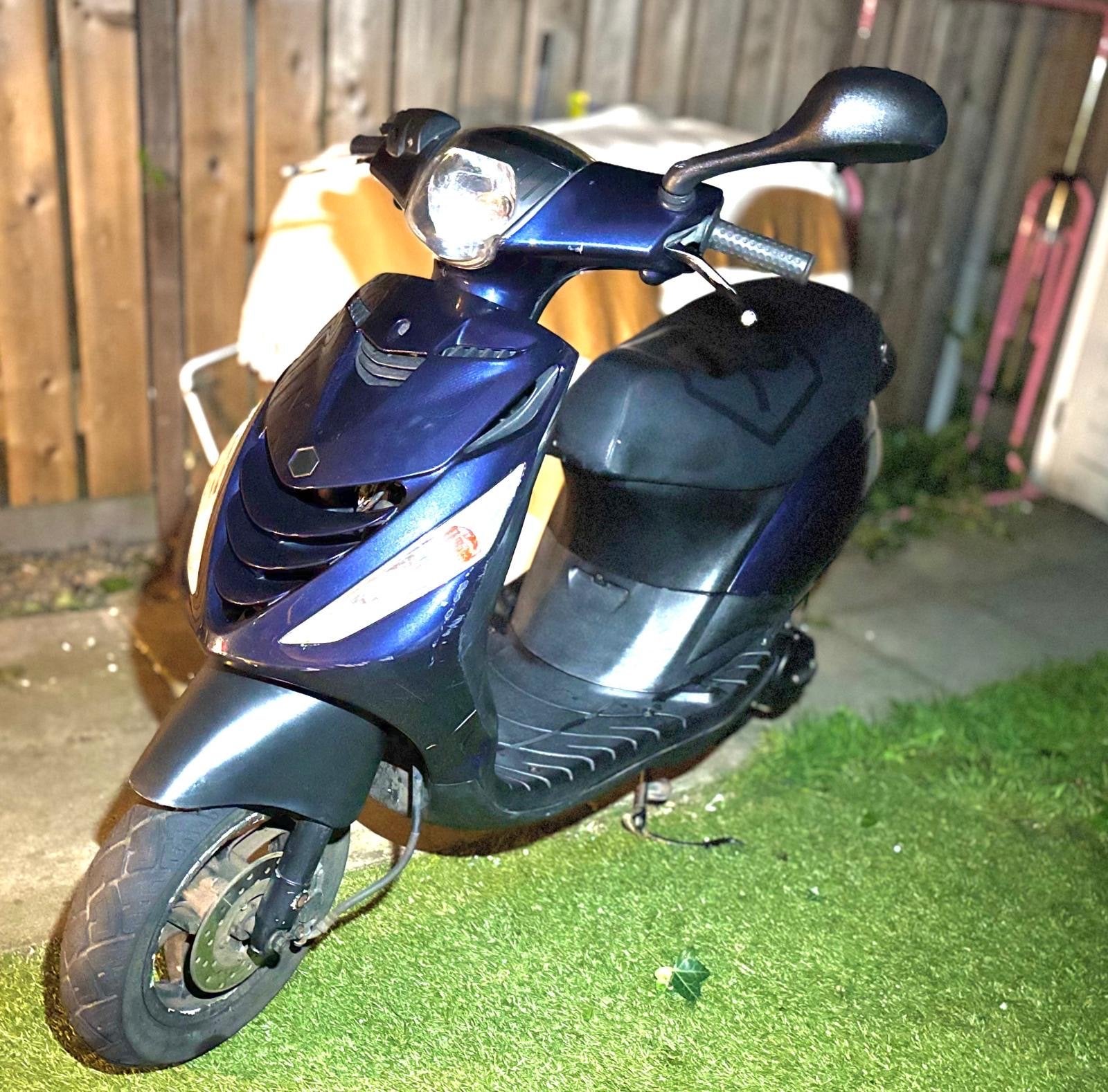 Piagio zip 70cc hele leuke setup, Fietsen en Brommers, Scooters | Piaggio, Tweetakt, Ophalen of Verzenden, Zo goed als nieuw, 70 cc