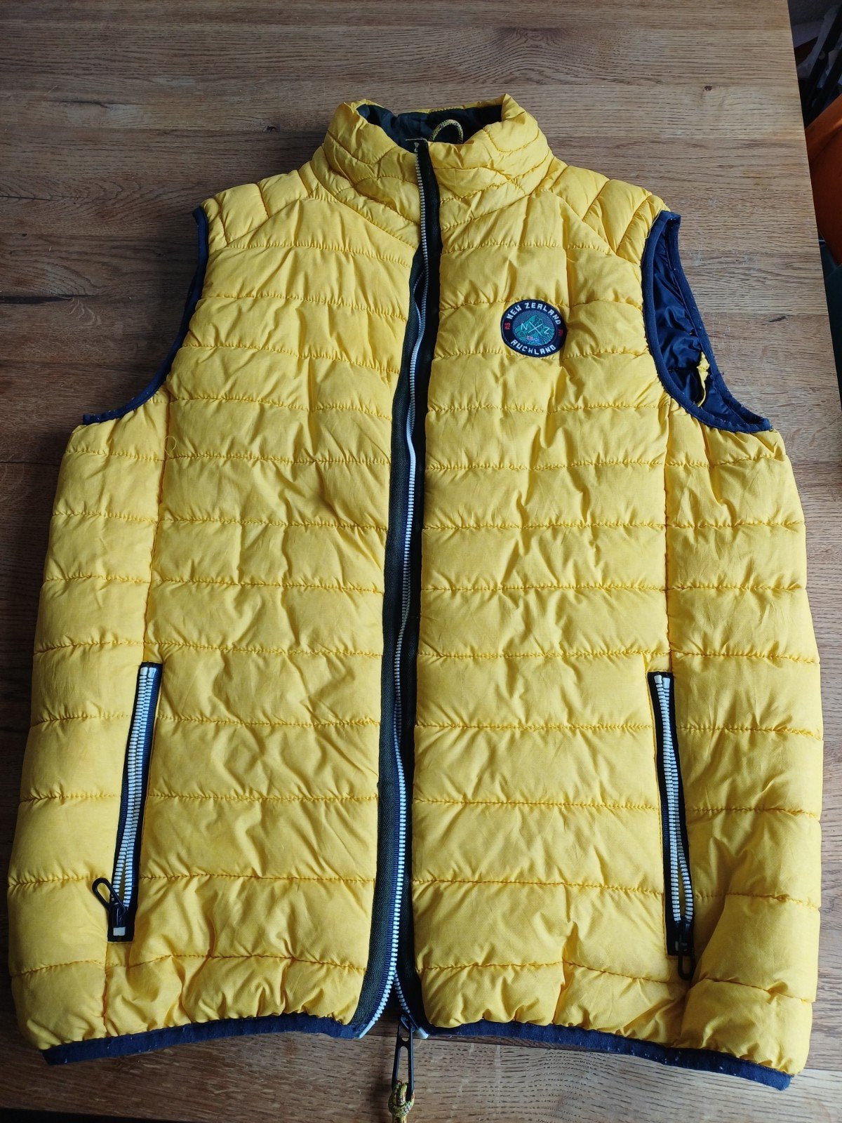New Zealand Auckland bodywarmer geel/blauw, Ophalen of Verzenden, Zo goed als nieuw, Geel