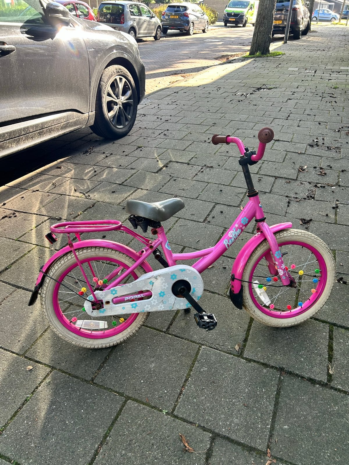 Roze kinderfiets Popal Barbie 16 inch, Fietsen en Brommers, Fietsen | Kinderfietsjes, Terugtraprem, Zijwieltjes, Gebruikt, Ophalen of Verzenden