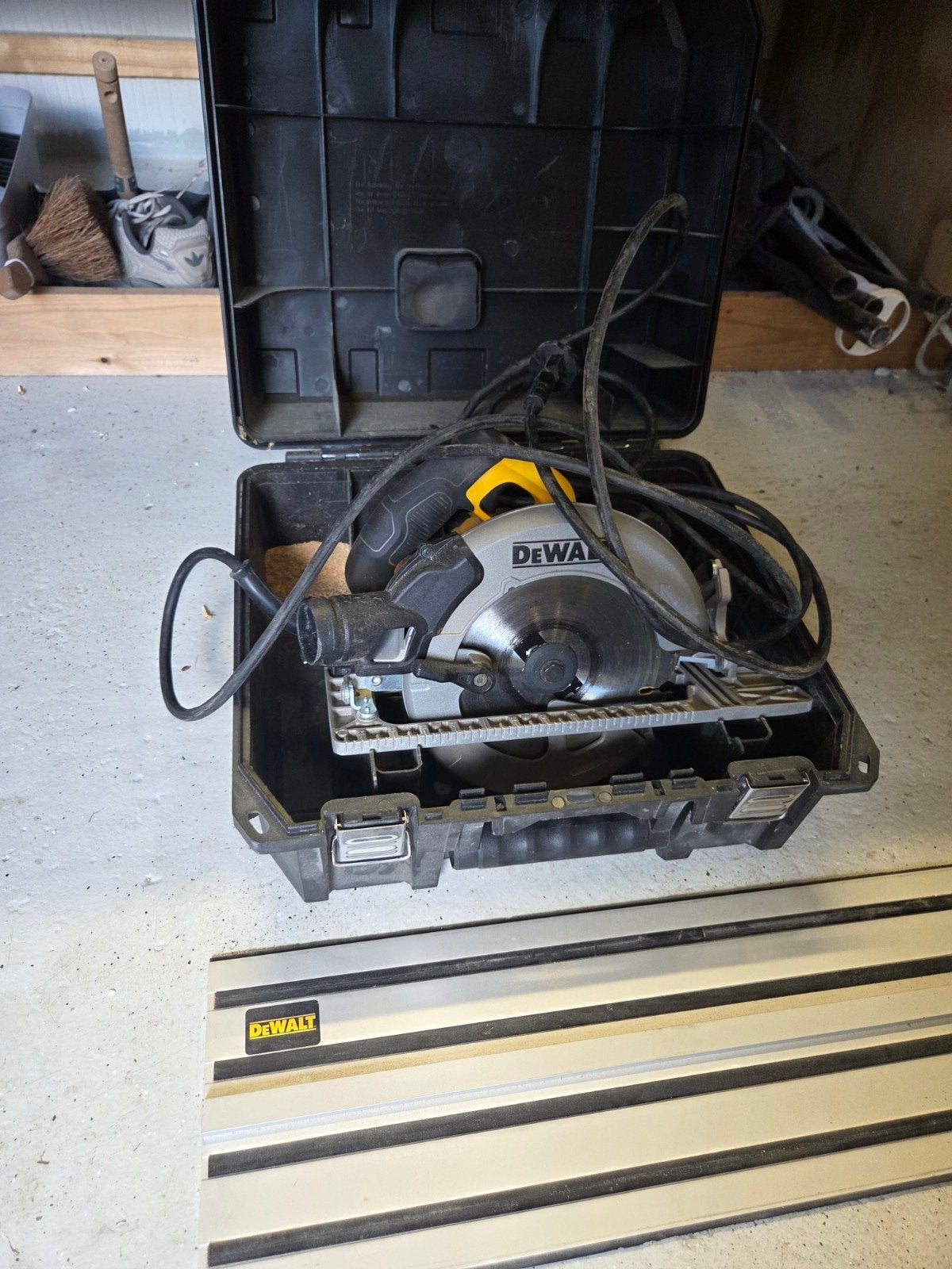 DeWalt DWE576 Cirkelzaag met geleiderail, Ophalen, Cirkelzaag, DeWalt, 70 mm of meer