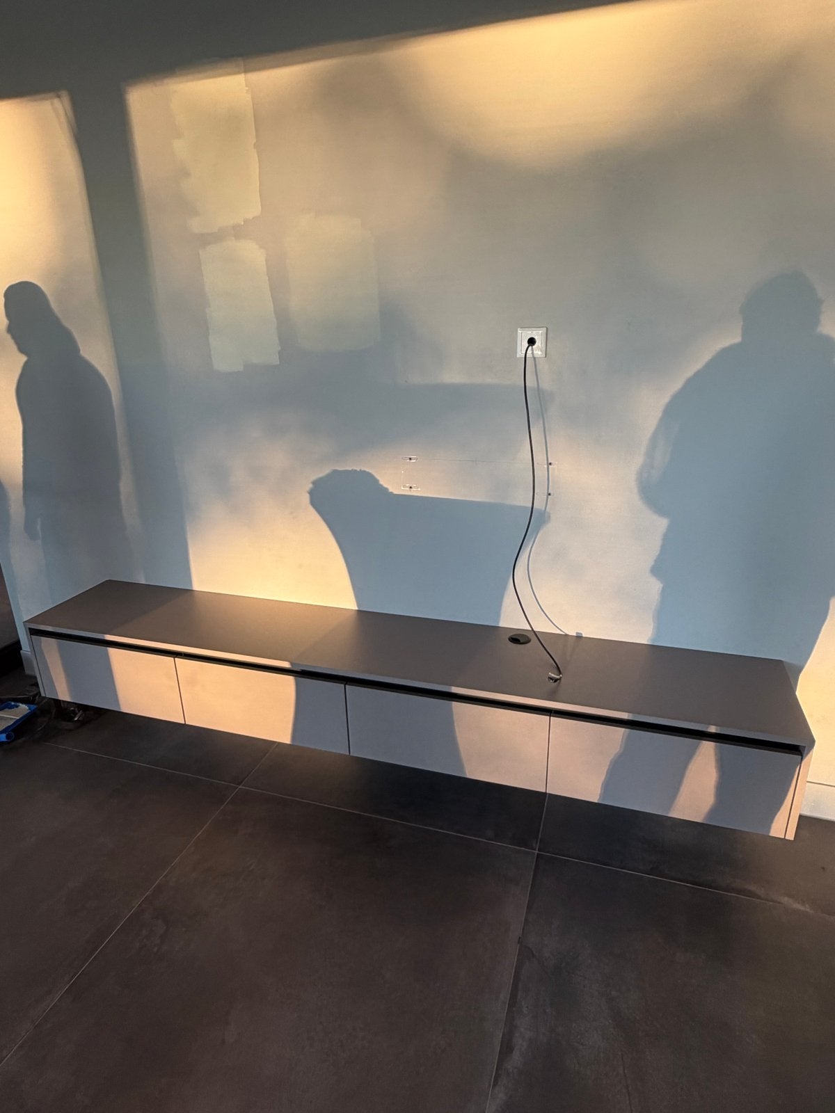 Zwevend TV-meubel - Modern en Strak Design, Huis en Inrichting, Overige materialen, 150 tot 200 cm, Ophalen of Verzenden, Zo goed als nieuw