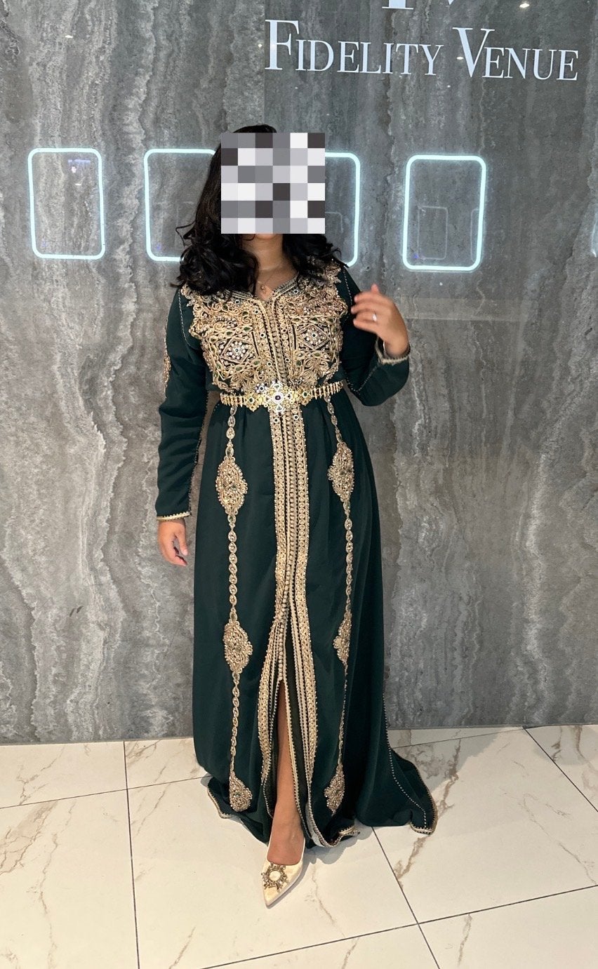Prachtige donkergroene Kaftan met gouden borduursels, Overige typen, Maat 42/44 (L), Ophalen of Verzenden, Zo goed als nieuw