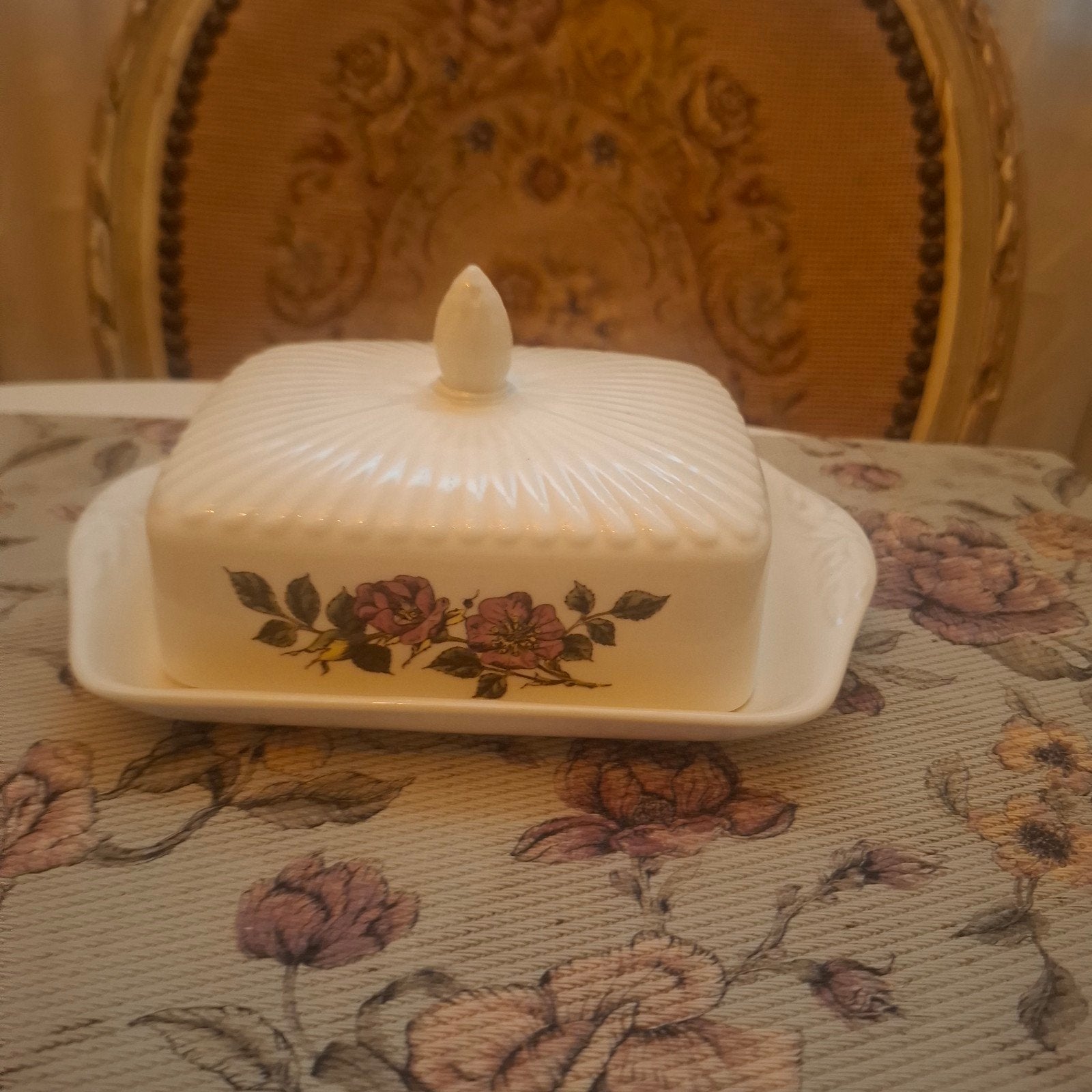 Wedgwood Briar rose botervloot, Ophalen of Verzenden, Zo goed als nieuw, Porselein, Overige typen