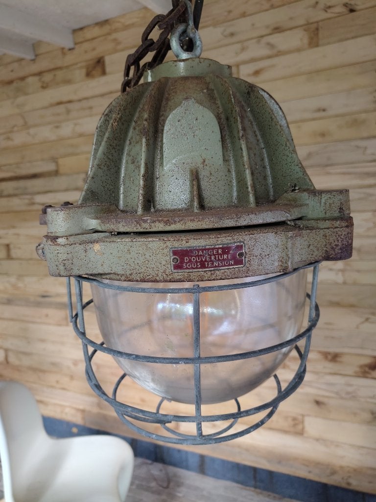 Robuuste industriële fabriekslamp uit Frankrijk, Huis en Inrichting, Ophalen, Gebruikt, E27 (groot), Glas