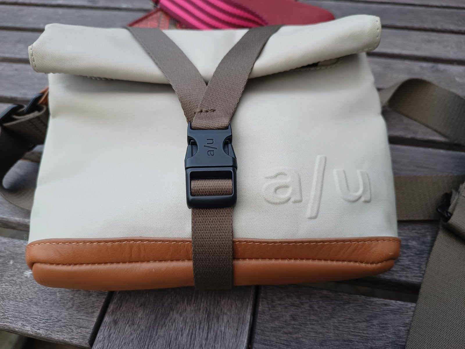 Aunts & Uncles Japan Tsu Crossbody Tas, Ophalen of Verzenden, Zo goed als nieuw, Beige, Schoudertasje