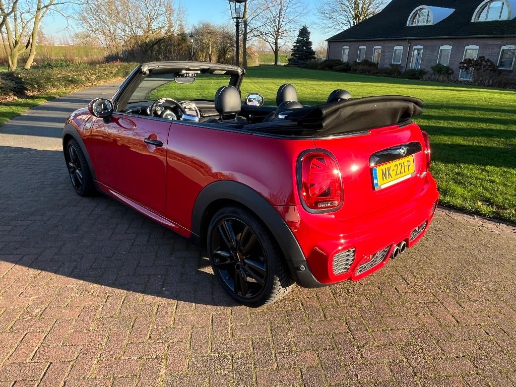 Mini 2.0 S Cooper Cabrio AT 2017 full options met JCW-pakket, Auto's, 1998 cc, Zwart, Cabriolet, 4 stoelen