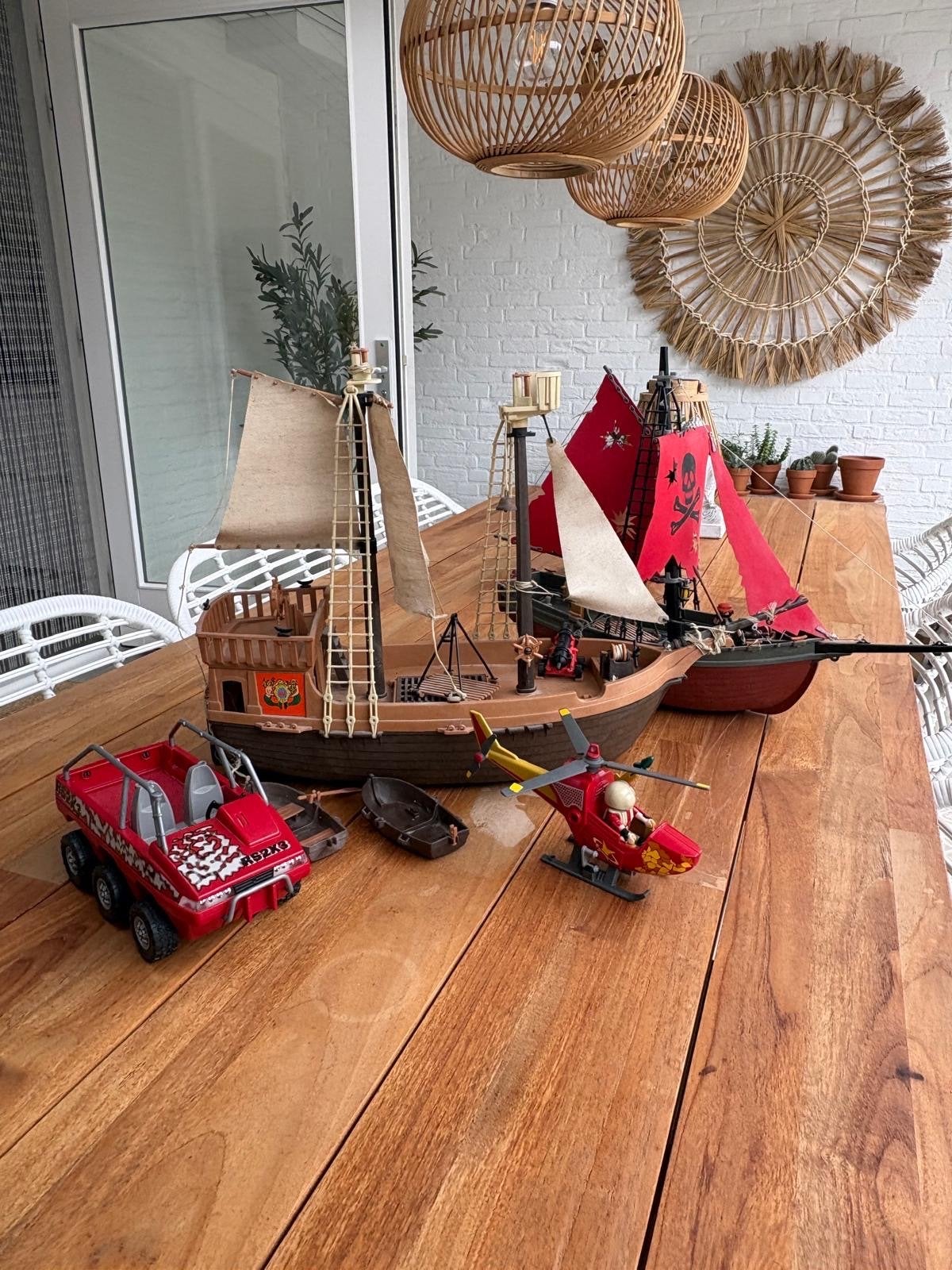 Playmobil Piratenschepen, helikopter en terreinwagen, Ophalen of Verzenden, Gebruikt, Jongen of Meisje