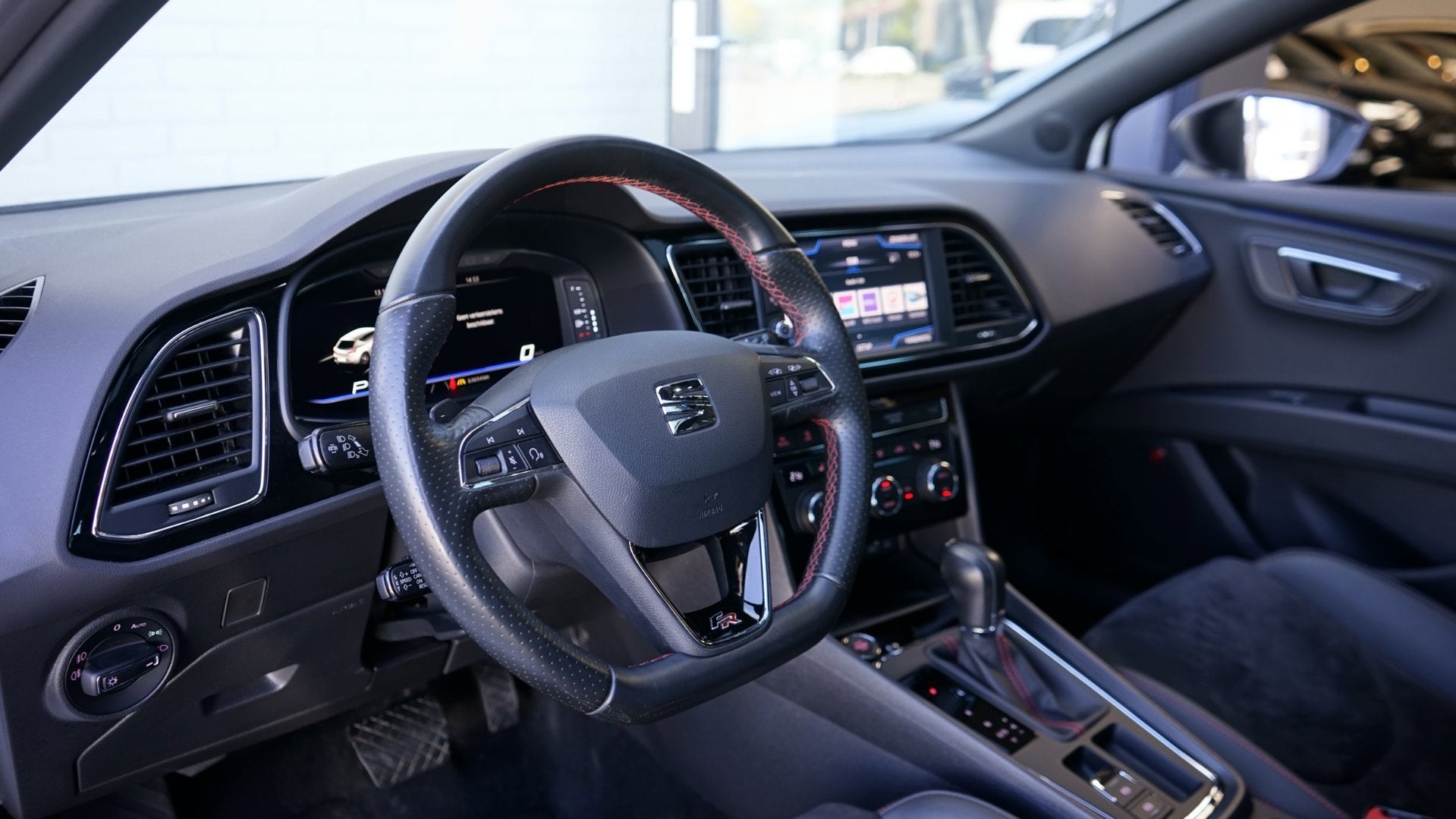 Seat Leon 1.5 TSI FR Ultimate Edition Black Sky AUTOMAAT-ACC, Zwart, 4 cilinders, 150 pk, 620 kg