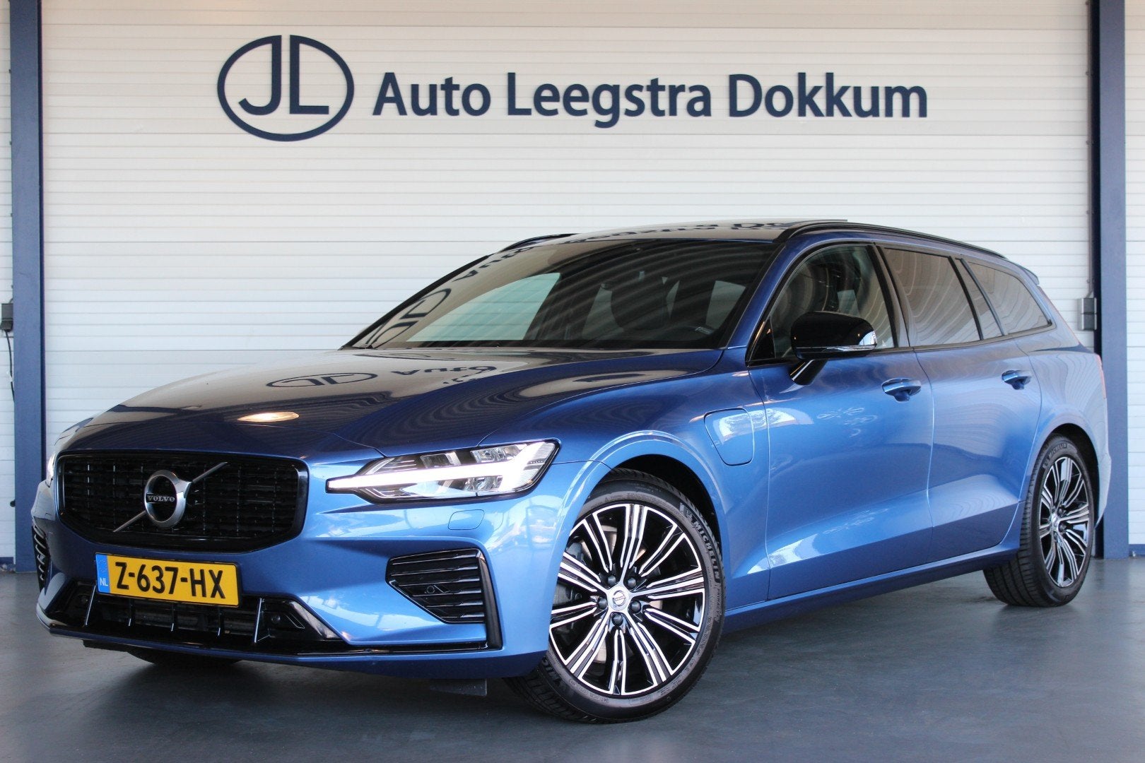 Volvo V60 2.0 T6 Twin Engine AWD R-Design Head-Up | Harman/K, Auto's, Volvo, Automaat, Gebruikt, 4 cilinders, Blauw