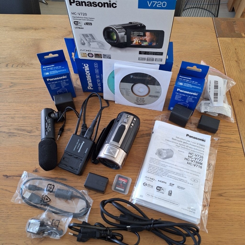 Panasonic HC-V720 Full HD Camcorder met extra accessoires, Panasonic, 20x of meer, Ophalen of Verzenden, Geheugenkaart