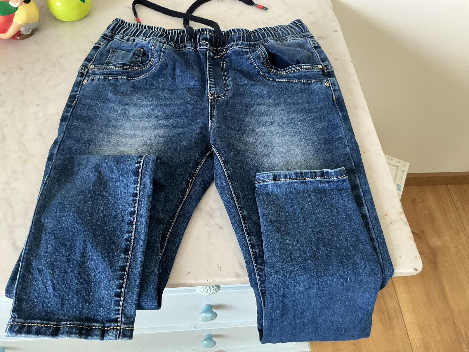 Dames jeans met elastiek nieuwstaat 38, Ophalen of Verzenden, Zo goed als nieuw, Blauw, W30 - W32 (confectie 38/40)