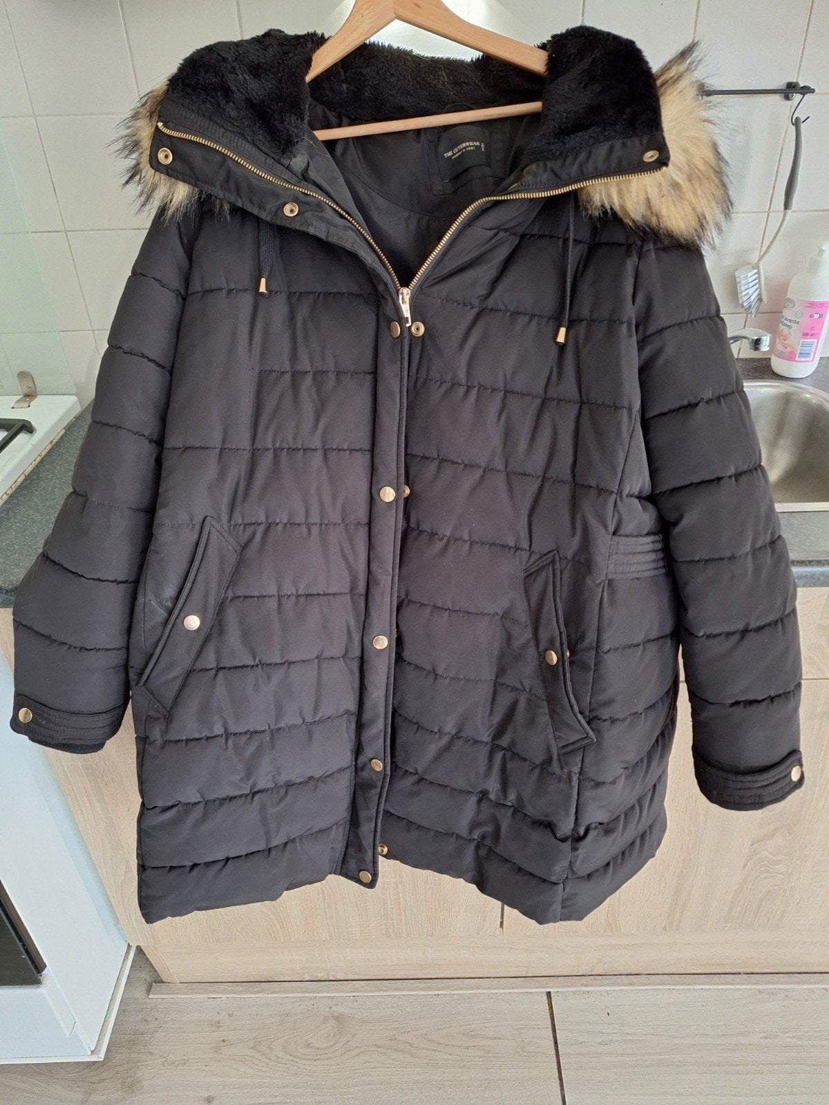 hele mooie dames winter jas 1 keer gebruikt maat 50, Ophalen, Zo goed als nieuw, Maat 46/48 (XL) of groter, Zwart