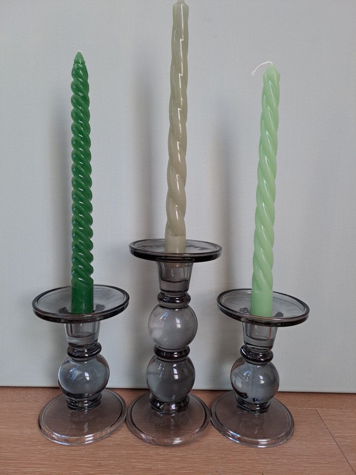 3 Grijze glazen kandelaars, Lambert glas of Lene Bjerre, Ophalen of Verzenden, 18 cm, Grijs, Kandelaar