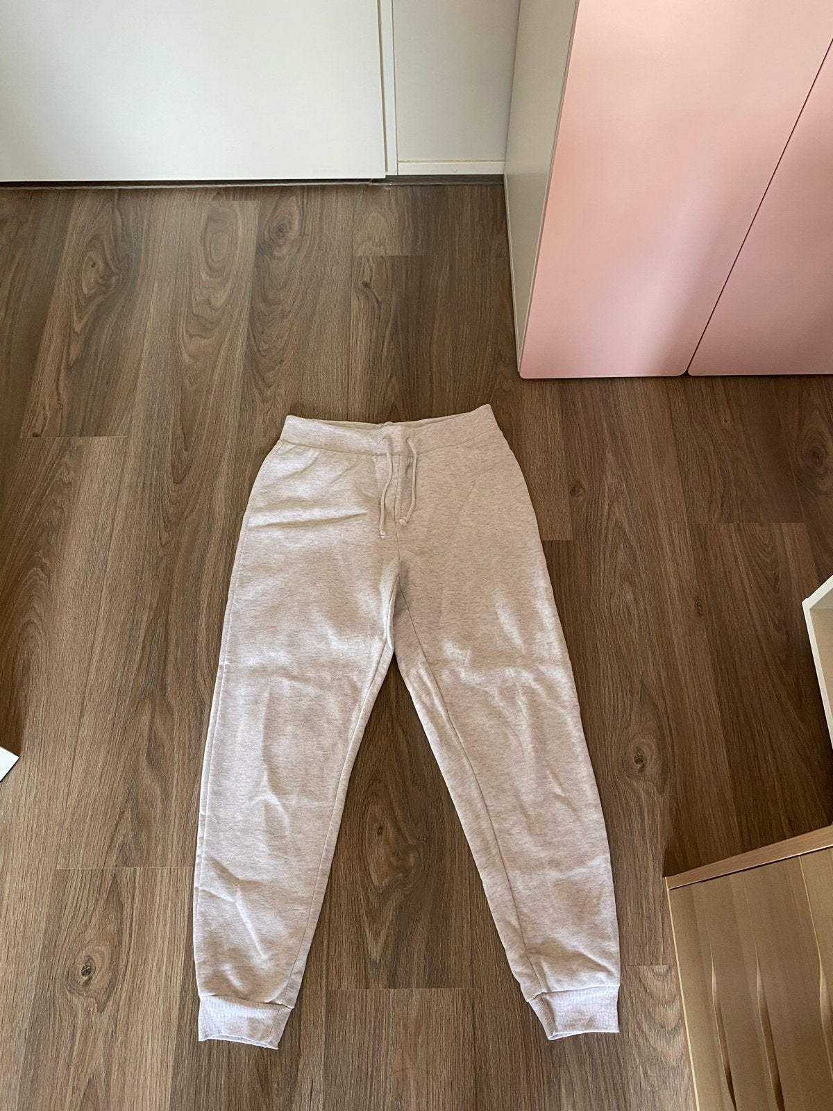 Primark joggingbroek maat M, Kleding | Dames, Zo goed als nieuw, Ophalen, Maat 38/40 (M), Grijs