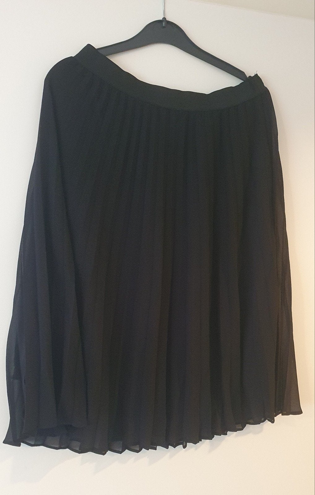 Nieuwe zwarte rok van Koton, maat 42, Kleding | Dames, Rokken, Zwart, Maat 42/44 (L), Nieuw, Ophalen of Verzenden