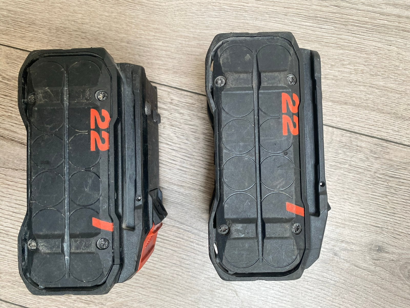 Hilti B22-110 Li-ion Accu's (2 stuks), Ophalen of Verzenden, Zo goed als nieuw, Boor- en Schroefmachine
