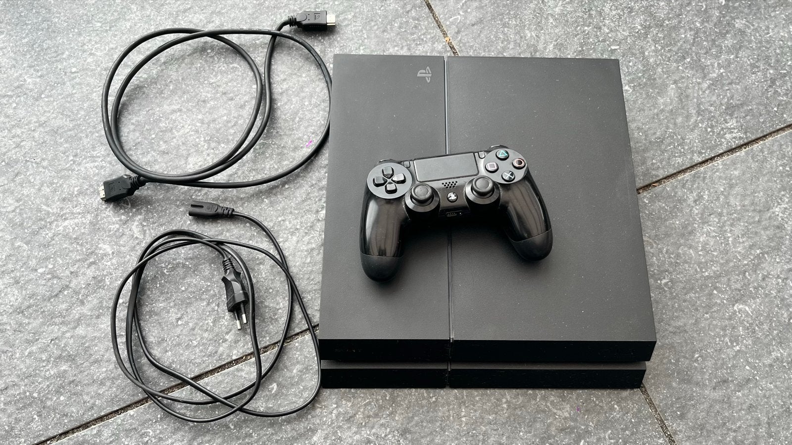 PlayStation 4 (PS4) met 1 controller en kabels, Ophalen, Met 1 controller, Original, 500 GB