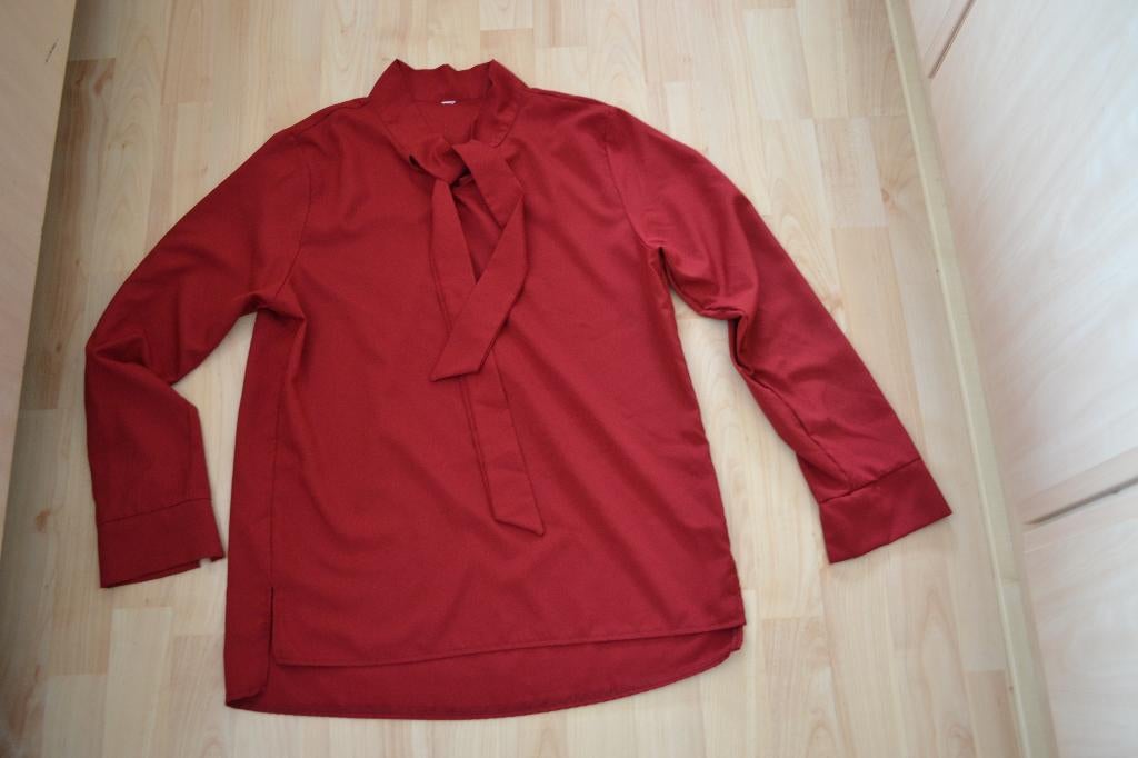 Blouse met strikkraag maat 38, Ophalen of Verzenden, Nieuw, Maat 38/40 (M), Rood