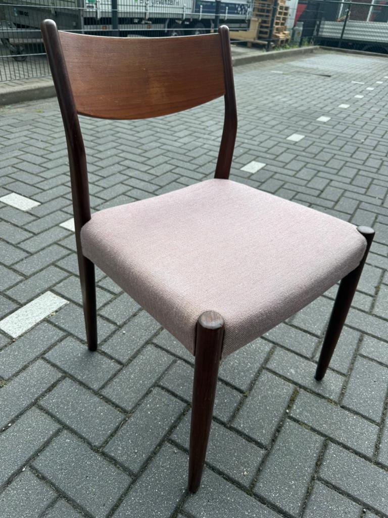 4 Pastoe stoelen met roze bekleding, Ophalen