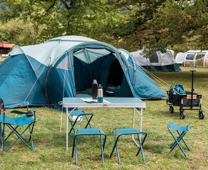 4 persoons tent Arpenaz Family 4.2 Decathlon en 2 veldbedden, Ophalen of Verzenden, Zo goed als nieuw, Tot en met 4
