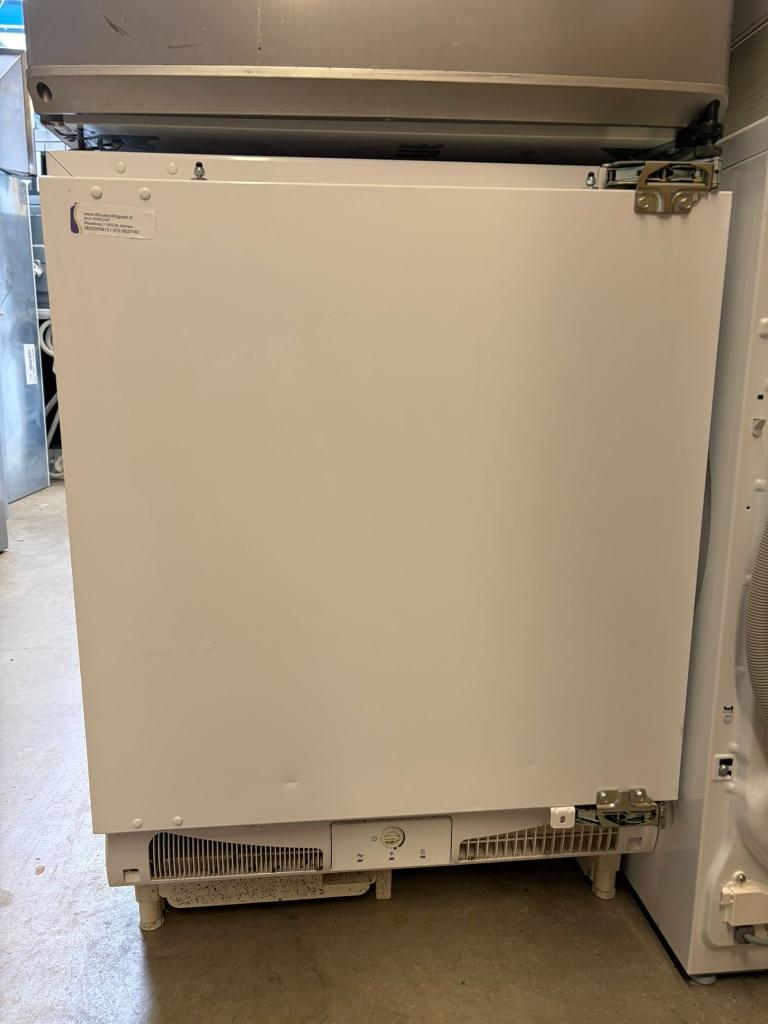 Etna onderbouw vriezer, Witgoed en Apparatuur, Vriezers en Diepvrieskisten, Refurbished, Inbouw, Vrieskast, Minder dan 85 cm, Minder dan 60 cm
