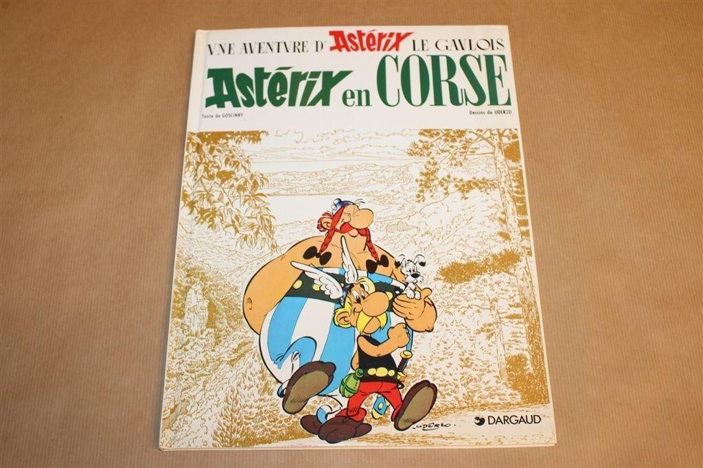 Astérix en Corse — Hardcover 1995 Frans, Eén stripboek, Ophalen of Verzenden, Gelezen