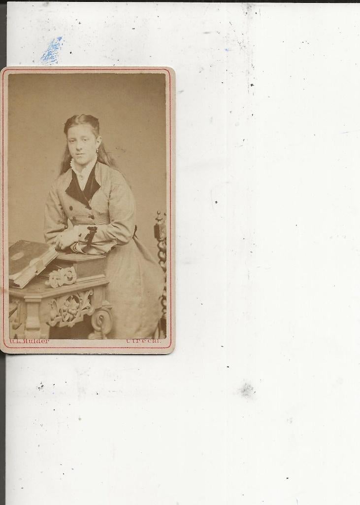 CdV Jonge vrouw met boek GL Mulder, Ophalen of Verzenden, Voor 1920, Ongelopen, Utrecht