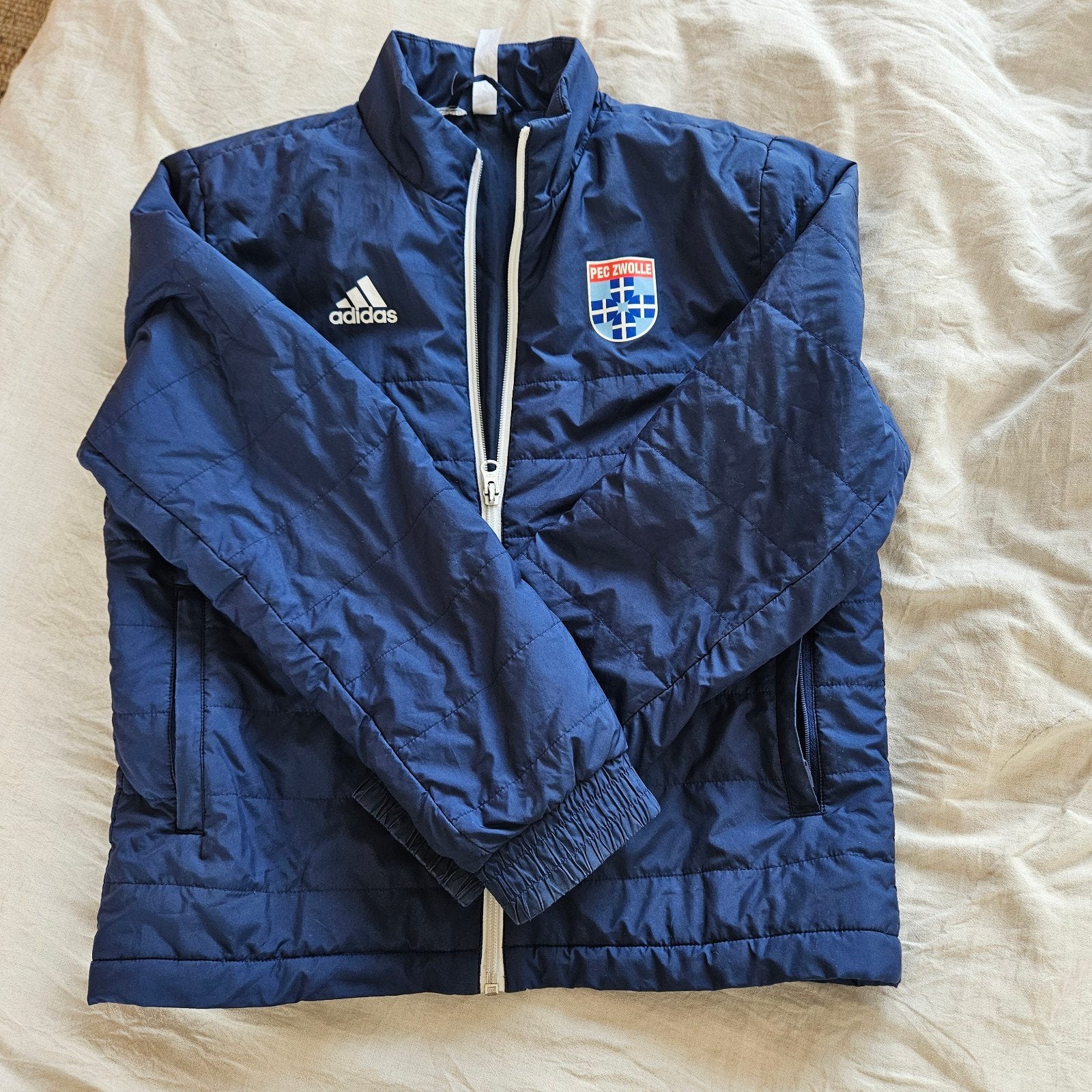 PEC Zwolle trainingsjas, Kinderen en Baby's, Kinderkleding | Maat 152, Adidas, Jongen of Meisje, Ophalen of Verzenden, Zo goed als nieuw