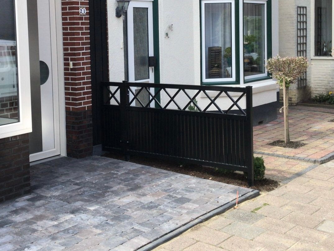 modern stalen hekwerk op maat, Ophalen of Verzenden, Nieuw, IJzer, Sierhekwerk