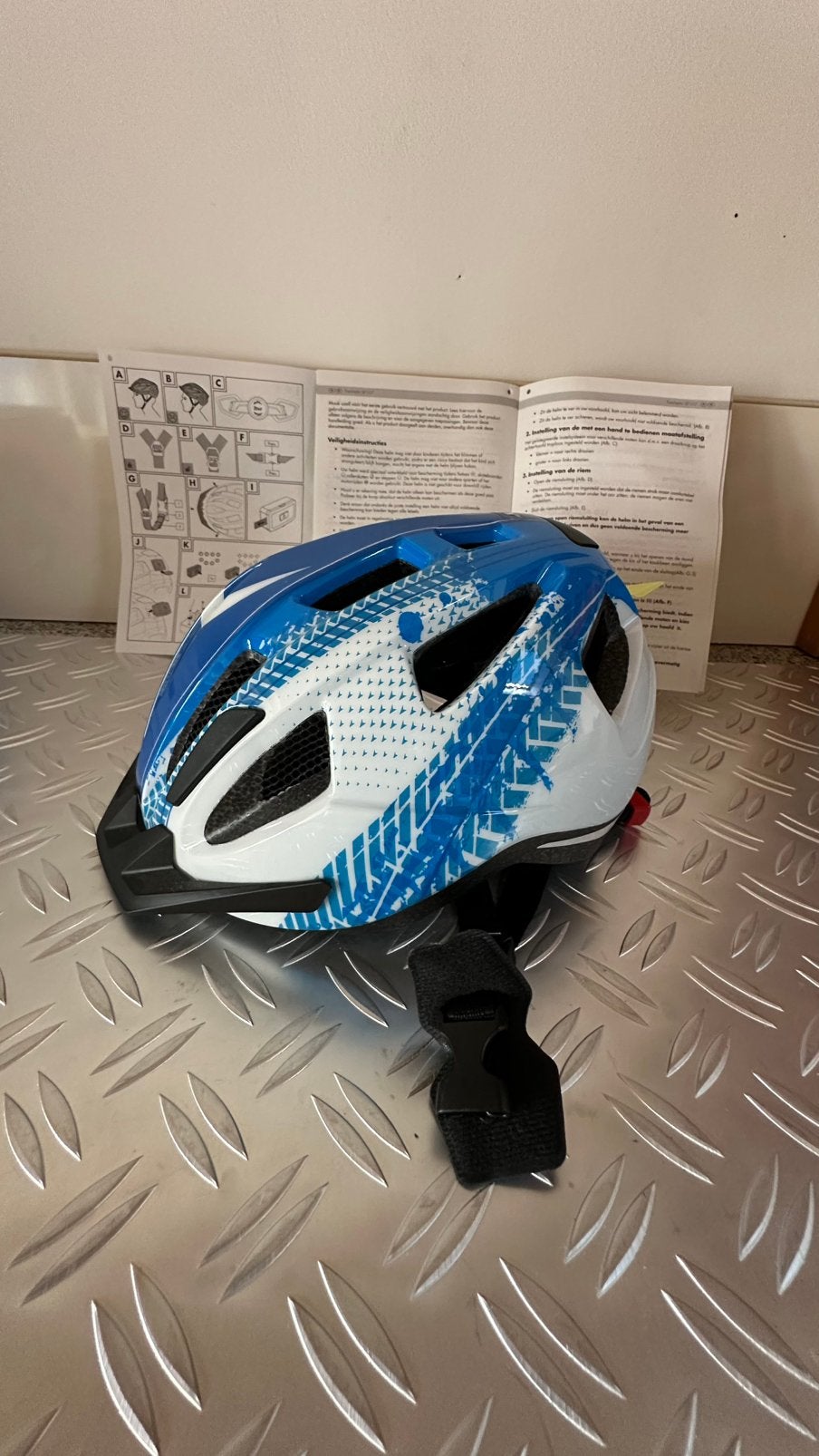 Fietshelm kind v.a. 3 jaar blauw wit xs, Fietsen en Brommers, Fietsaccessoires | Fietshelmen, Ophalen, Nieuw, XS