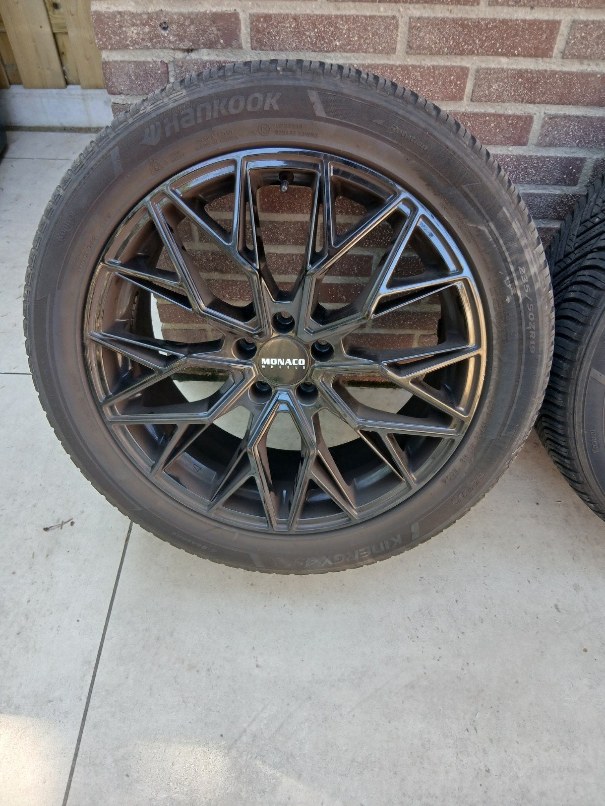Monaco velgen met Hankook Kinergy 4S2 X All Season banden, Gebruikt, Banden en Velgen, 235 mm, All Season