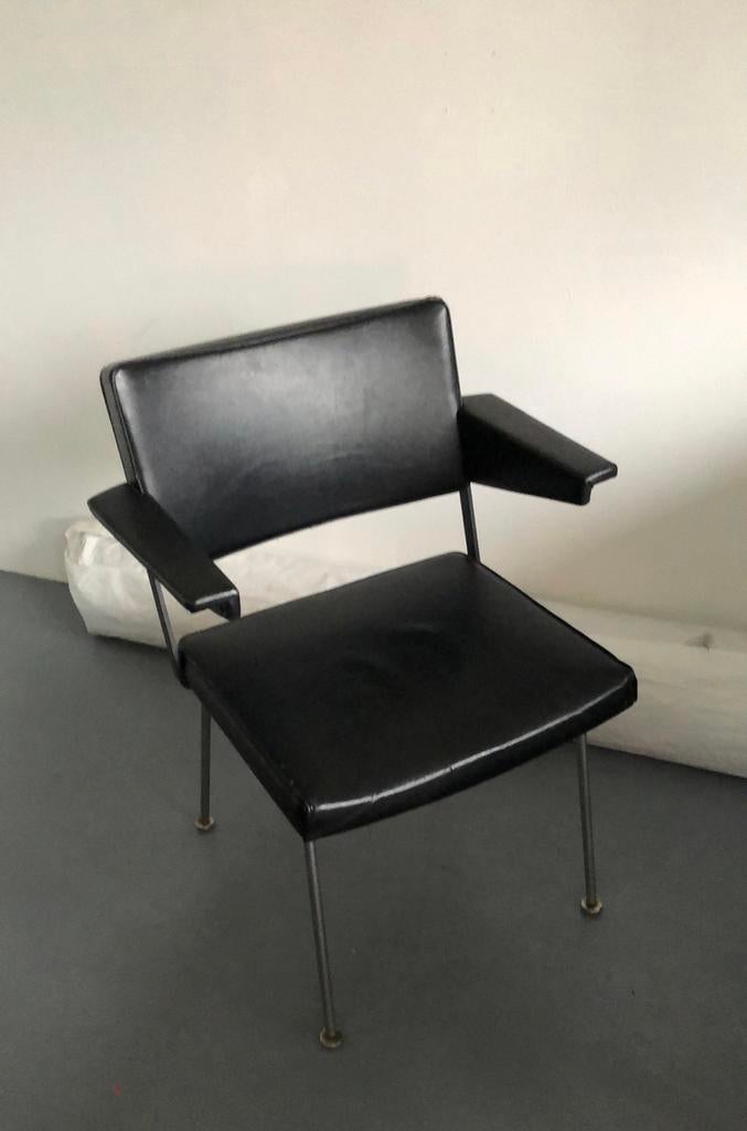 Gispen 1265 Armstoel André Cordemeyer, Huis en Inrichting, Stoelen, Ophalen, Gebruikt, Leer, Eén