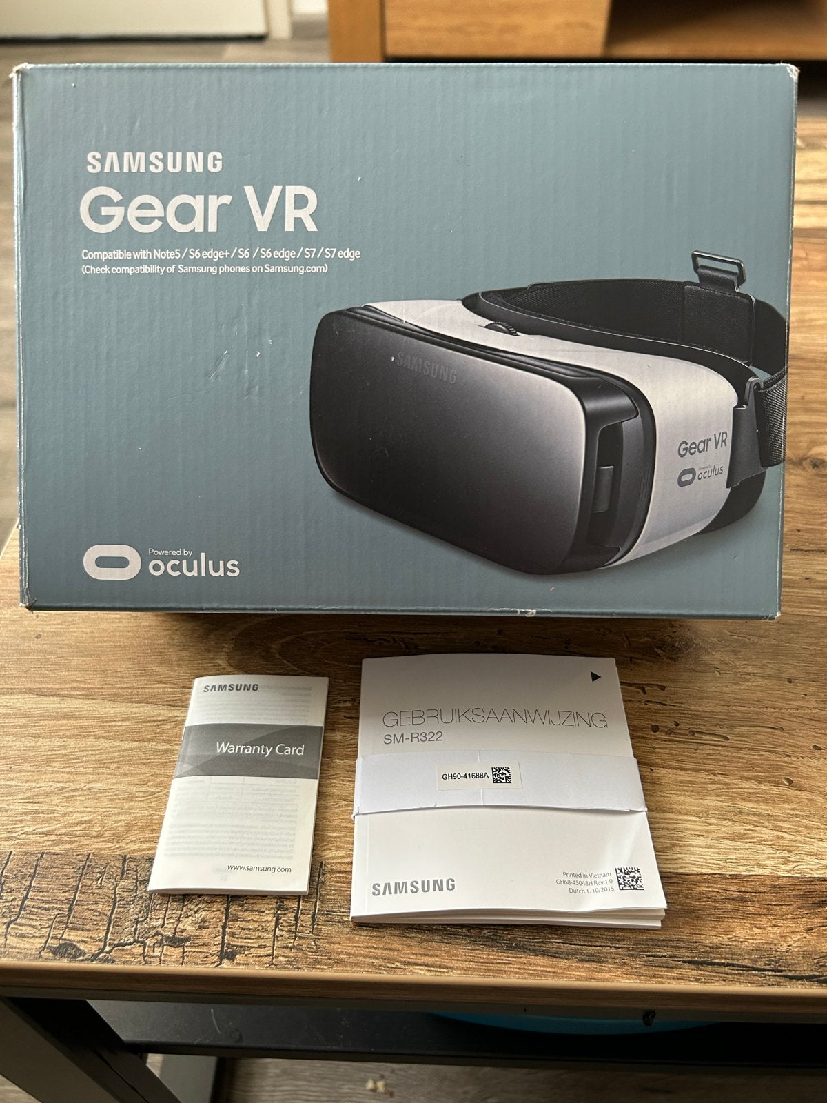 Samsung Gear VR (SM-R322) met handleiding en doos, Ophalen of Verzenden, Zo goed als nieuw, VR-bril, Telefoon