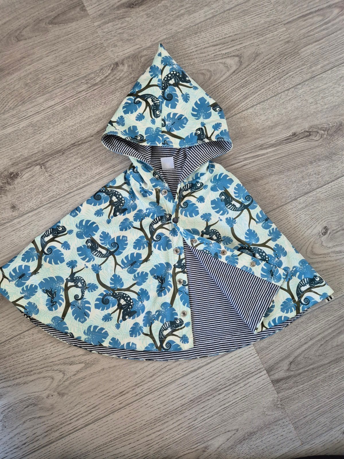 Petit Bateau regenjasje 6-9 maanden - Zo goed als nieuw, Ophalen of Verzenden, Zo goed als nieuw, Petit Bateau, Jongetje of Meisje
