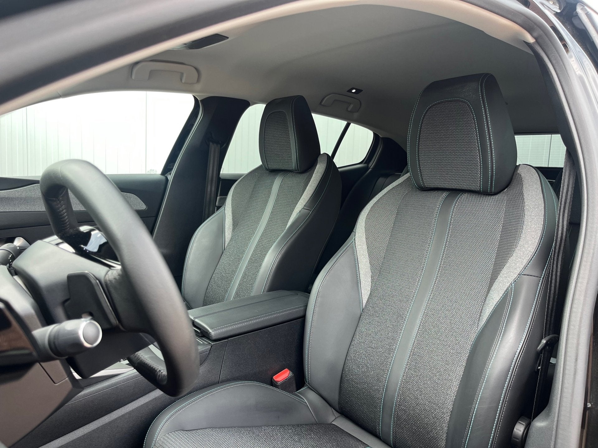 Peugeot 408 1.2 Hybrid 145 e-DCS6 Allure | Achteruitrijcamer, 136 pk, Gebruikt, 1199 cc, Met garantie (alle)