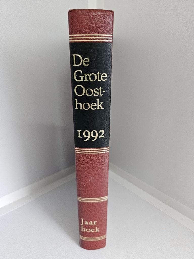 Jaarboek De Grote Oosthoek van het jaar 1992, Nieuw, Diverse auteurs, Ophalen of Verzenden, Wereld