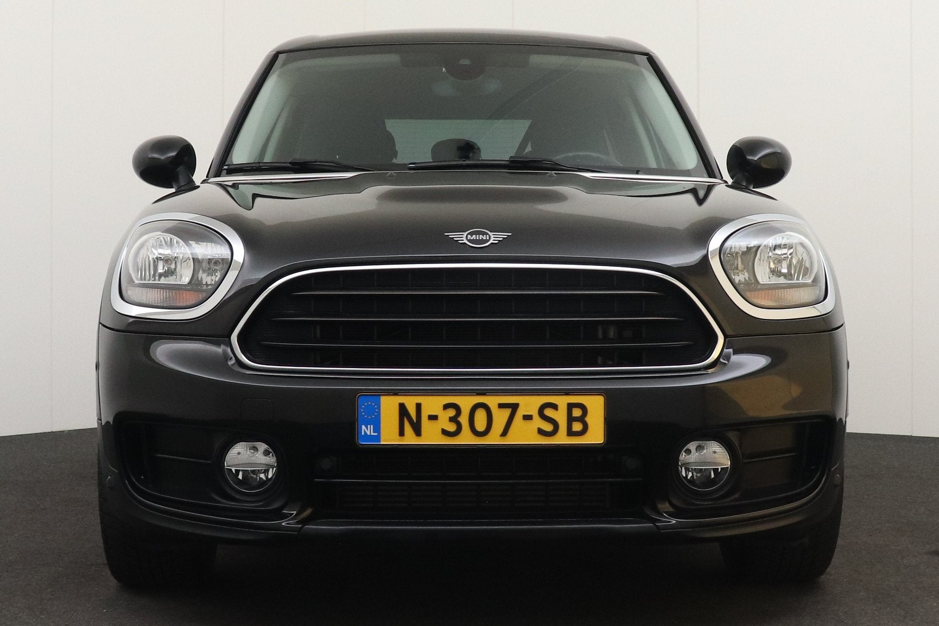 MINI Countryman 1.5 Aut. Business Edition Keyless Entry LED, Stof, Gebruikt, Countryman, Zwart