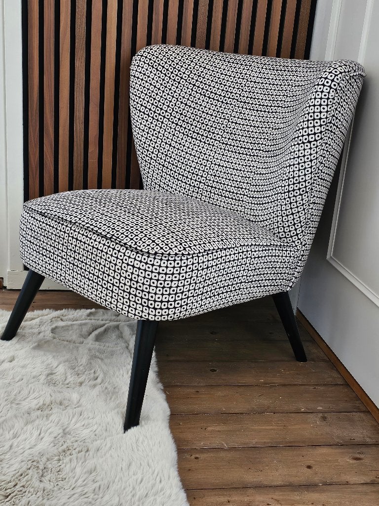 Moderne fauteuil met zwart-wit patroon, Ophalen, Zwart, Nieuw, Modern, Geometrisch