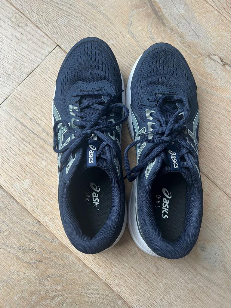Asics hardloopschoenen - Zo goed als nieuw, Hardloopschoenen, Ophalen of Verzenden, Zo goed als nieuw, Hardlopen