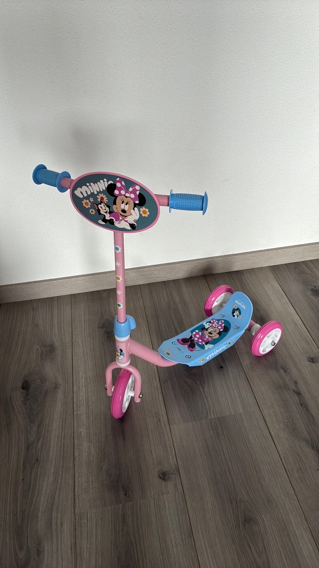 Step met 3 wielen minnie mouse, Fietsen en Brommers, Steps, Ophalen, Zo goed als nieuw, Gewone step