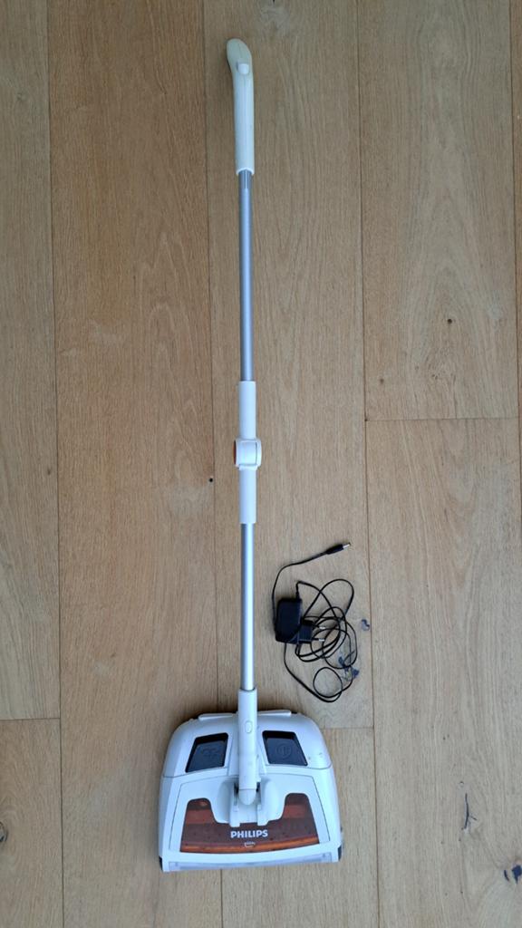 Philips stofzuiger met lader., Ophalen of Verzenden